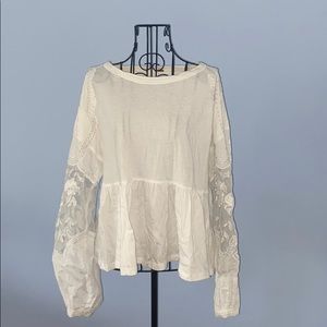 FREE PEOPLE WHITE TOP WITH MESH SLEEVE DETAIL